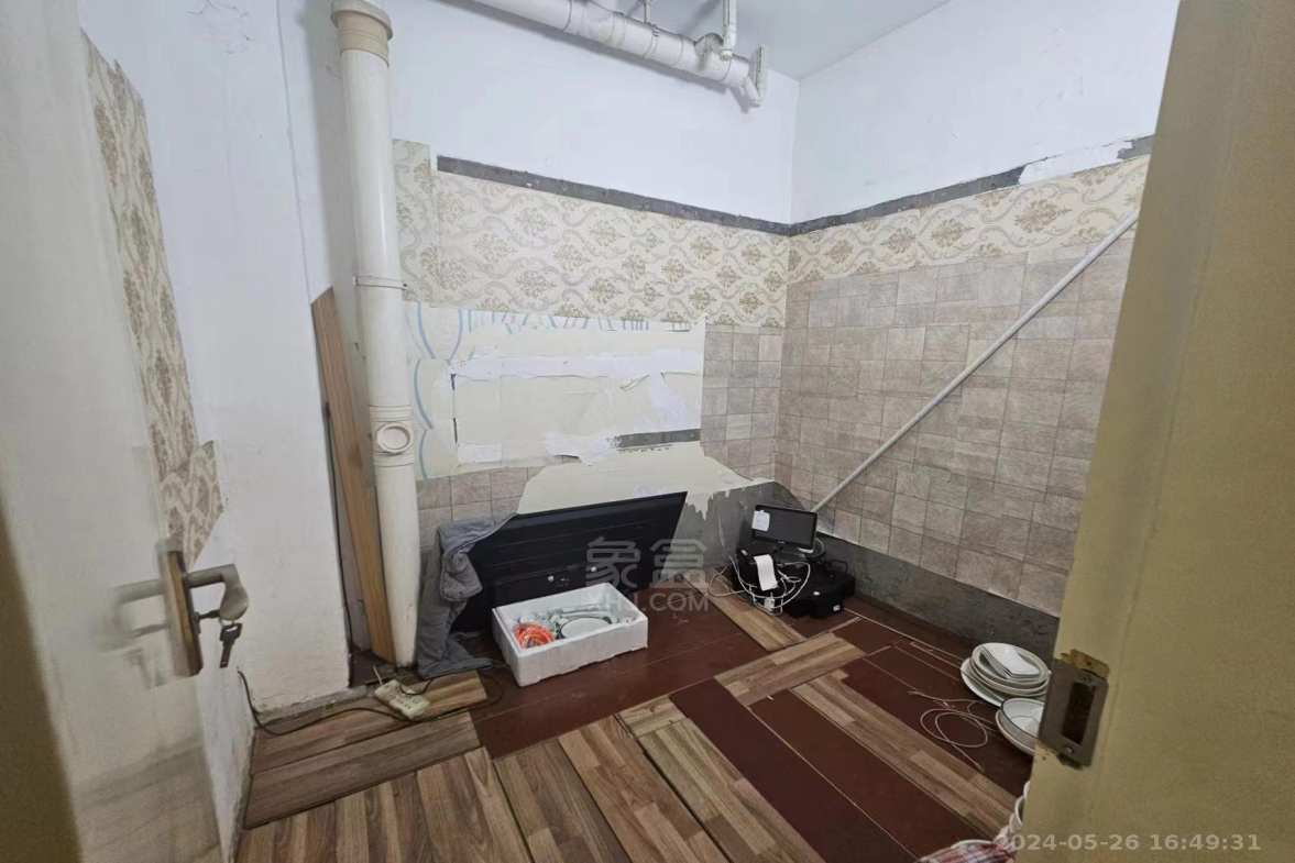 亚都花园  4室2厅1卫    2000.0元/月室内图