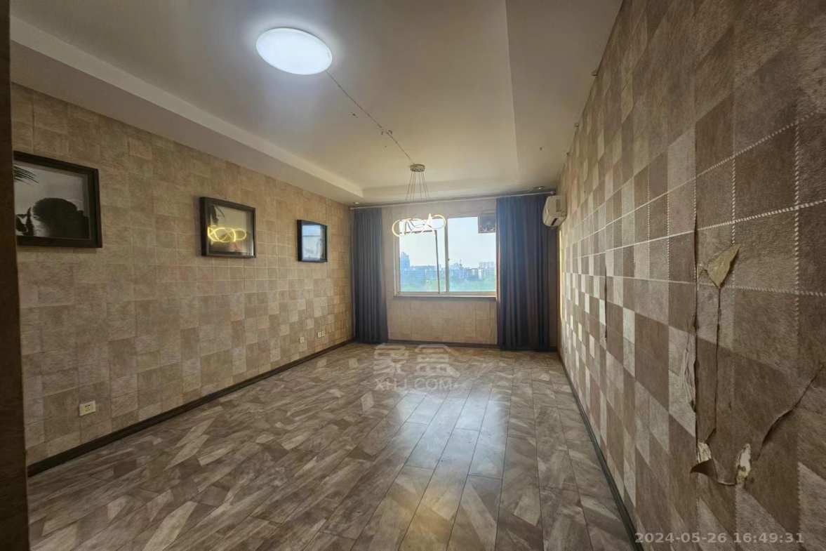 亚都花园  4室2厅1卫    2000.0元/月室内图