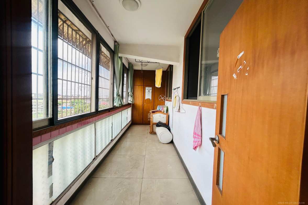 禾花园  2室2厅1卫   36.80万客厅
