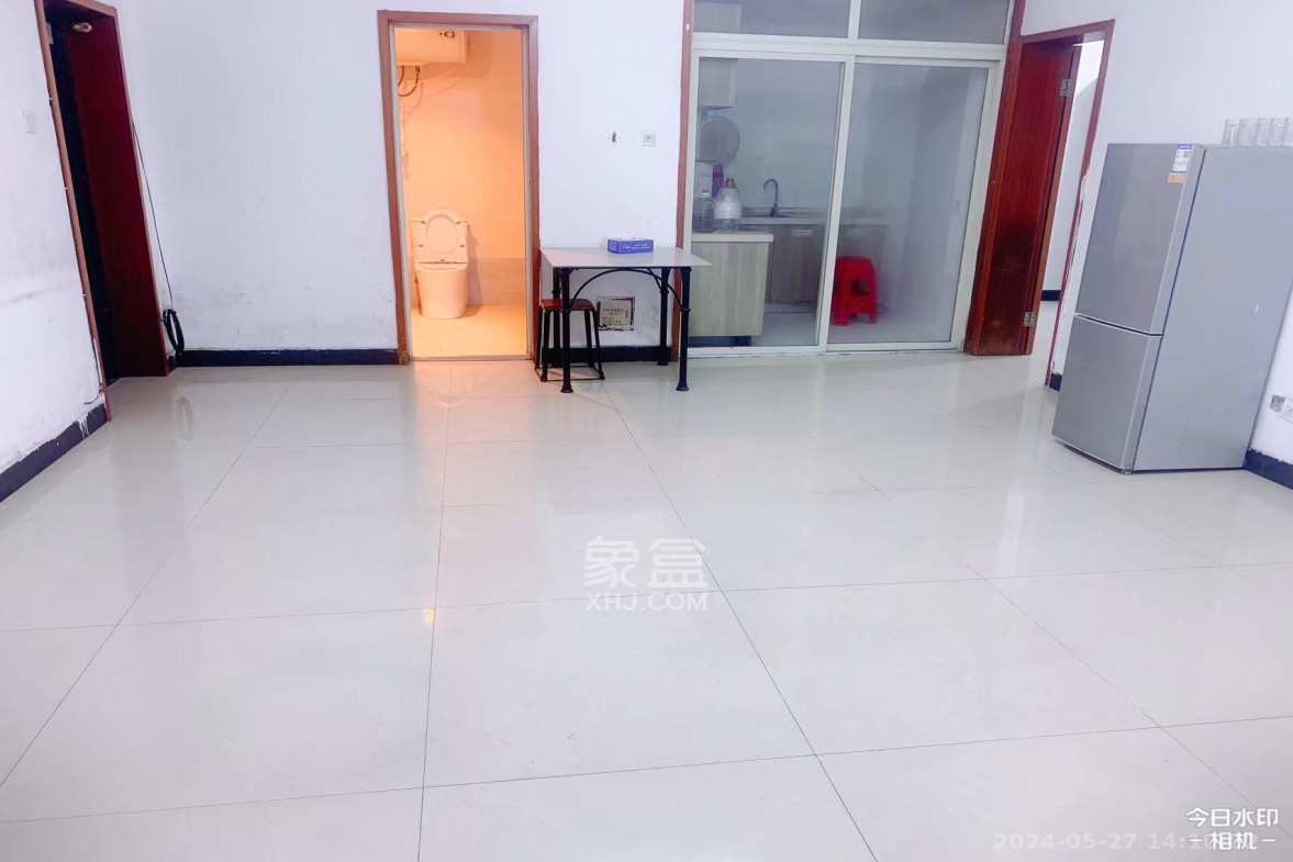 越界（天佑国际大厦）  1室1厅1卫    1800.0元/月室内图1