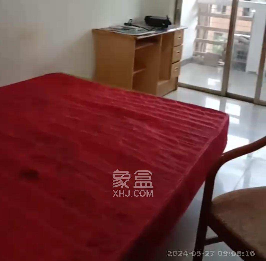 涉外花园  4室2厅2卫   2100.00元/月室内图