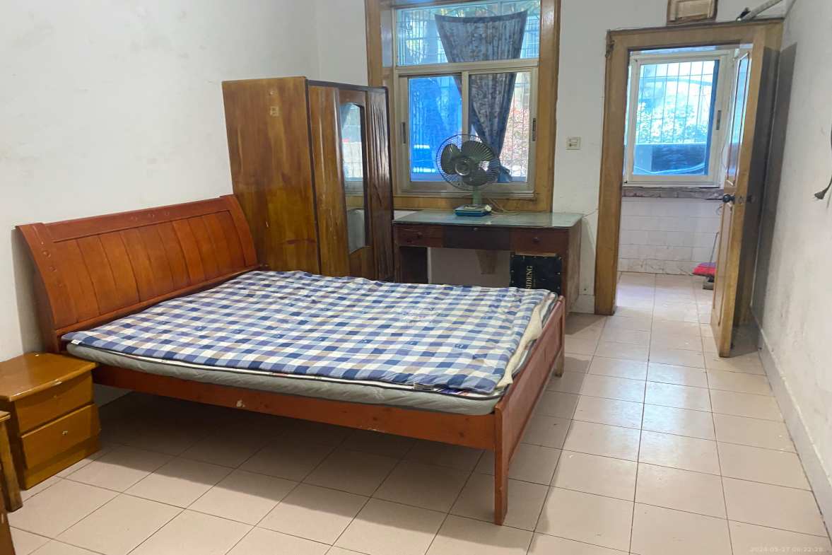 测绘局单位房 2室1厅1卫 1500.0元/月 测绘局单位房 2室1厅1卫 1500.0元/月室内图