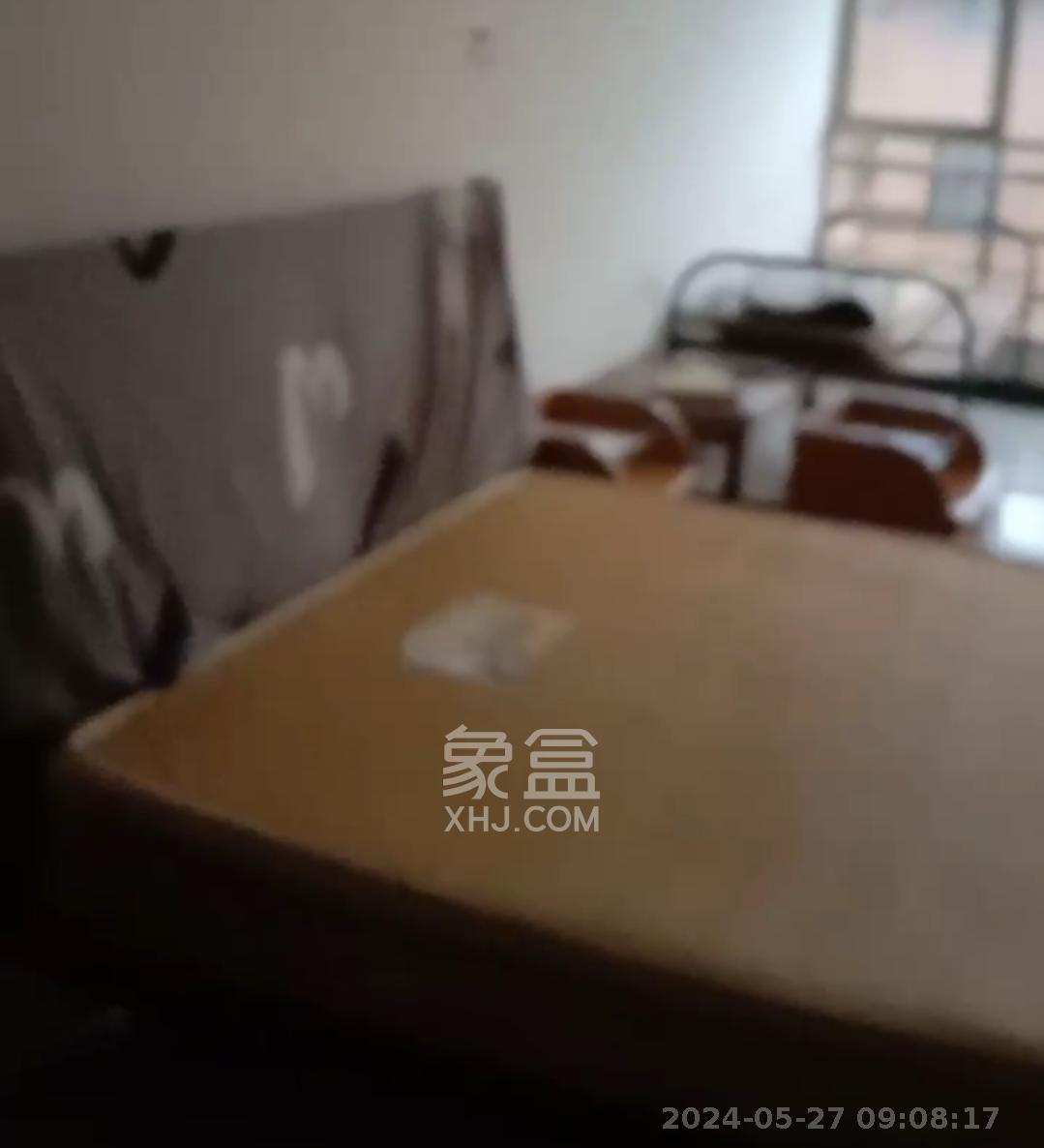 涉外花园  4室2厅2卫   2100.00元/月室内图