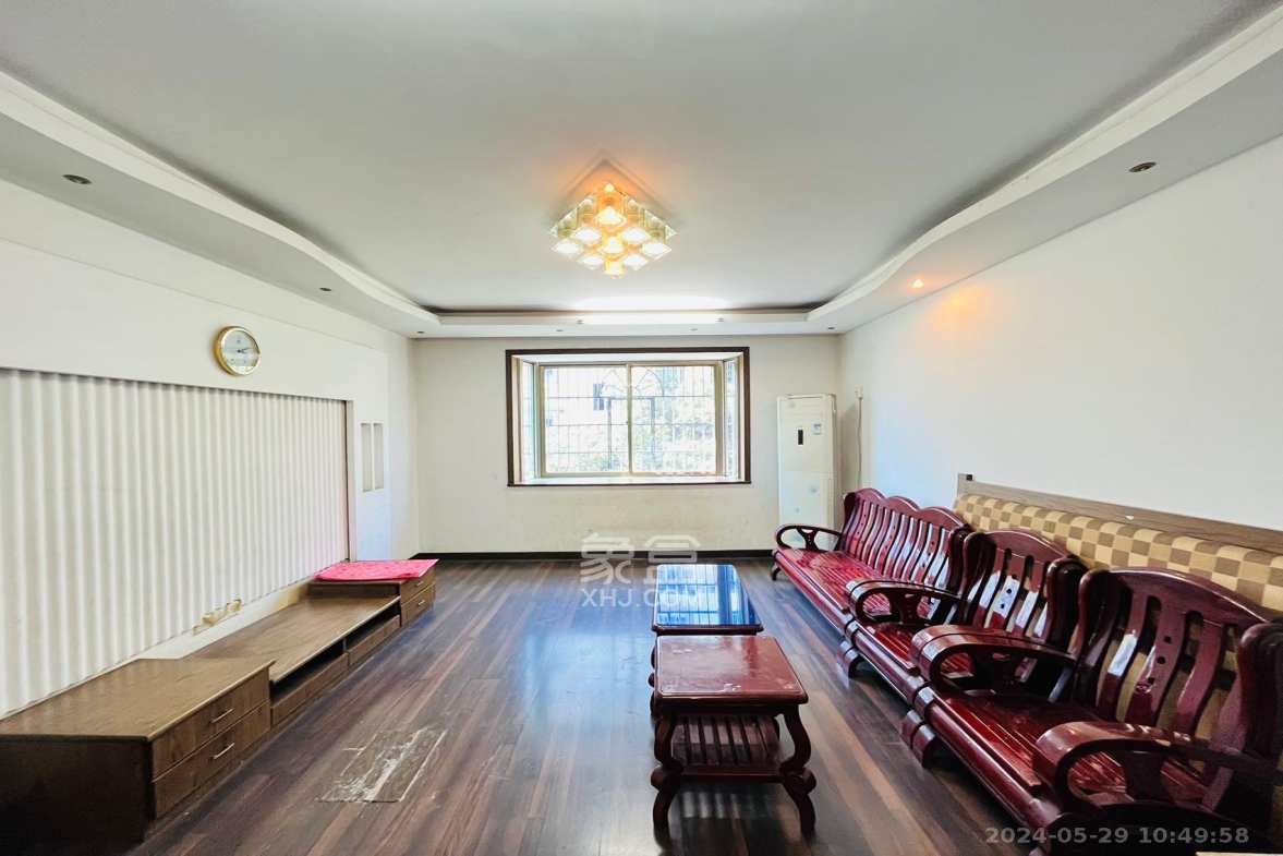 东南明苑  3室2厅1卫    3200.0元/月室内图1