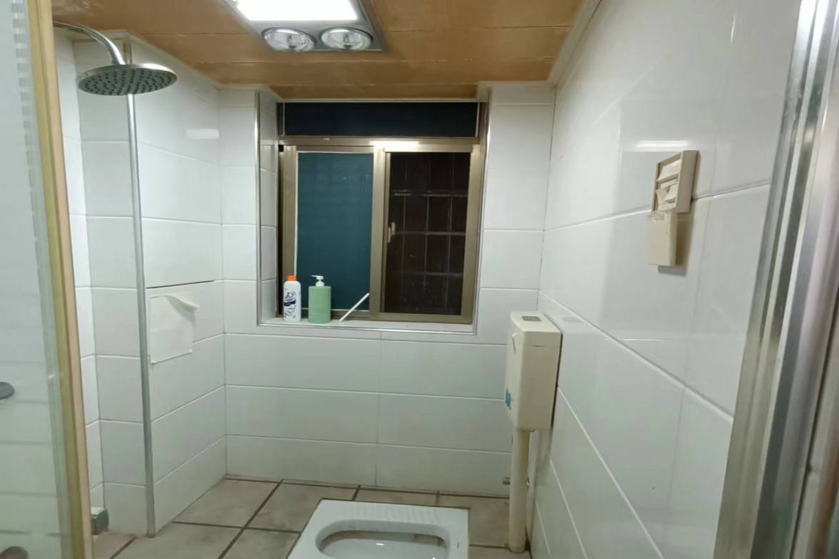 华湘贵府  1室1厅1卫    850.0元/月室内图