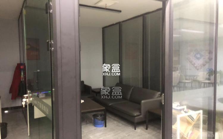 新长海广场   582.0㎡     25000.00元/月室内图