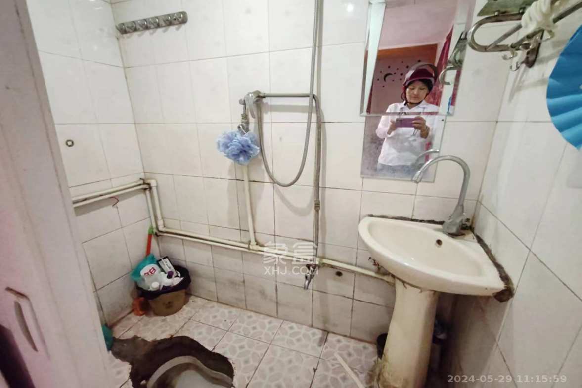 狮子山一片  2室1厅1卫    1400.0元/月室内图