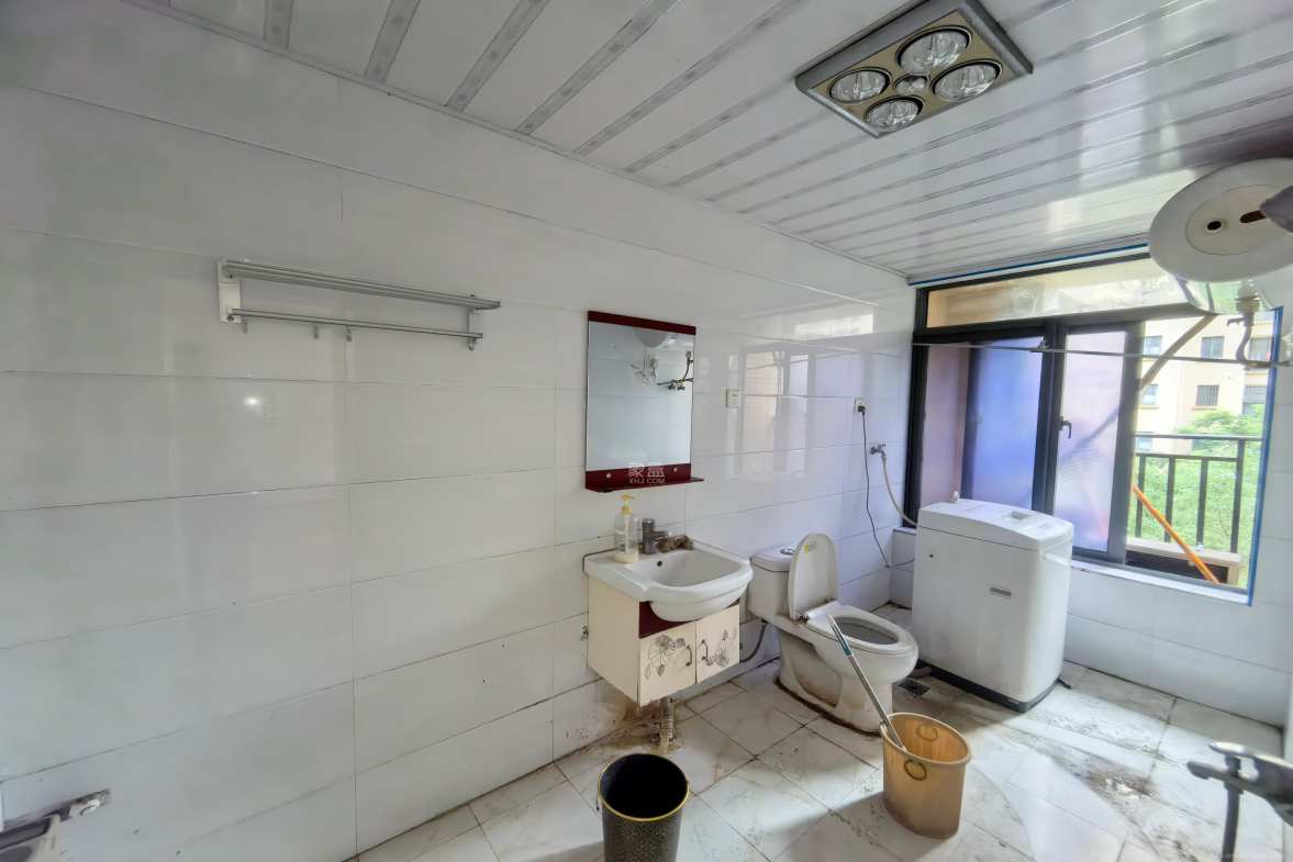 中城丽景香山园 4室2厅2卫 3200.0元/月 中城丽景香山园 4室2厅2卫 3200.0元/月室内图