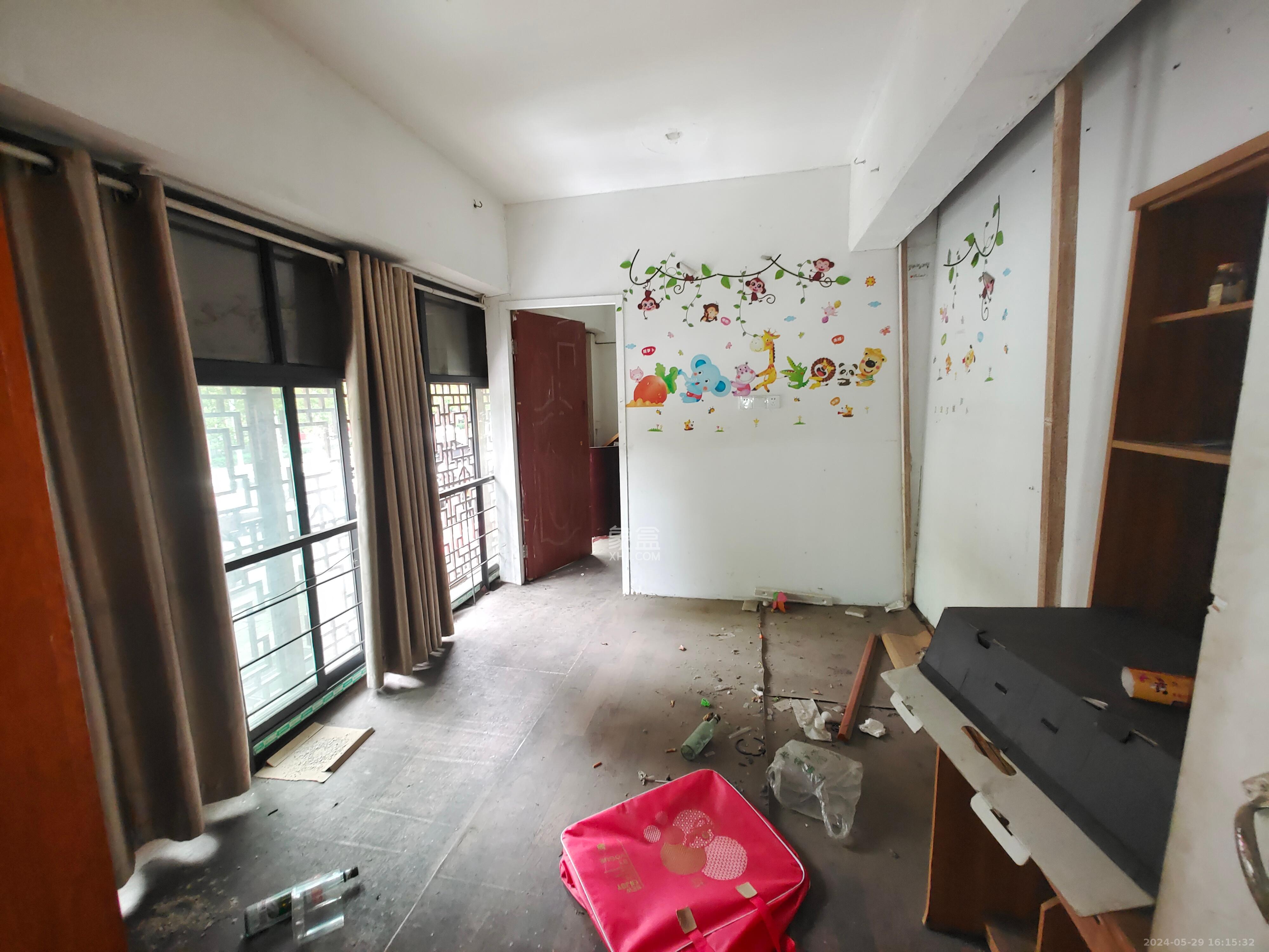 高鑫麓城   120.0㎡      12000.0元/月室内图