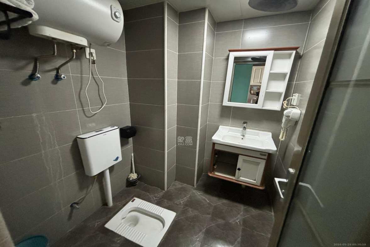 五峰国际  1室1厅1卫    1600.0元/月室内图