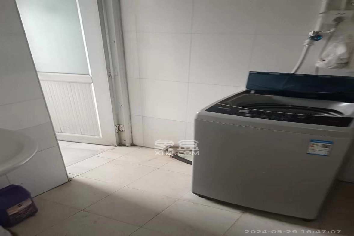 花桥钢材市场(花桥小区) 2室2厅1卫 1500.0元/月 花桥钢材市场(花桥小区) 2室2厅1卫 1500.0元/月室内图