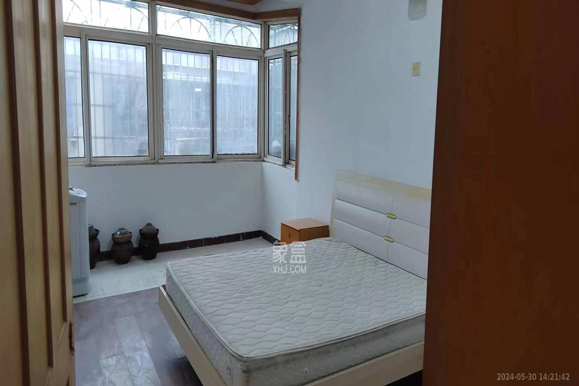 众立小区  4室2厅2卫   1800.00元/月室内图