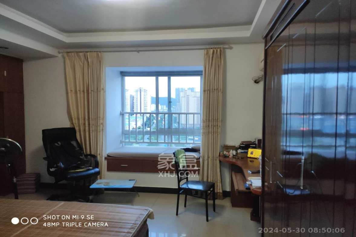 麓山润城  3室2厅2卫    2400.0元/月室内图