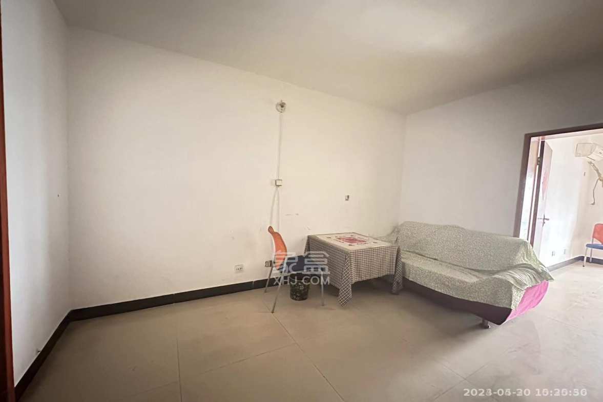 欧洲城楼上公寓楼 1室2厅1卫 1300.0元/月 欧洲城楼上公寓楼 1室2厅1卫 1300.0元/月室内图