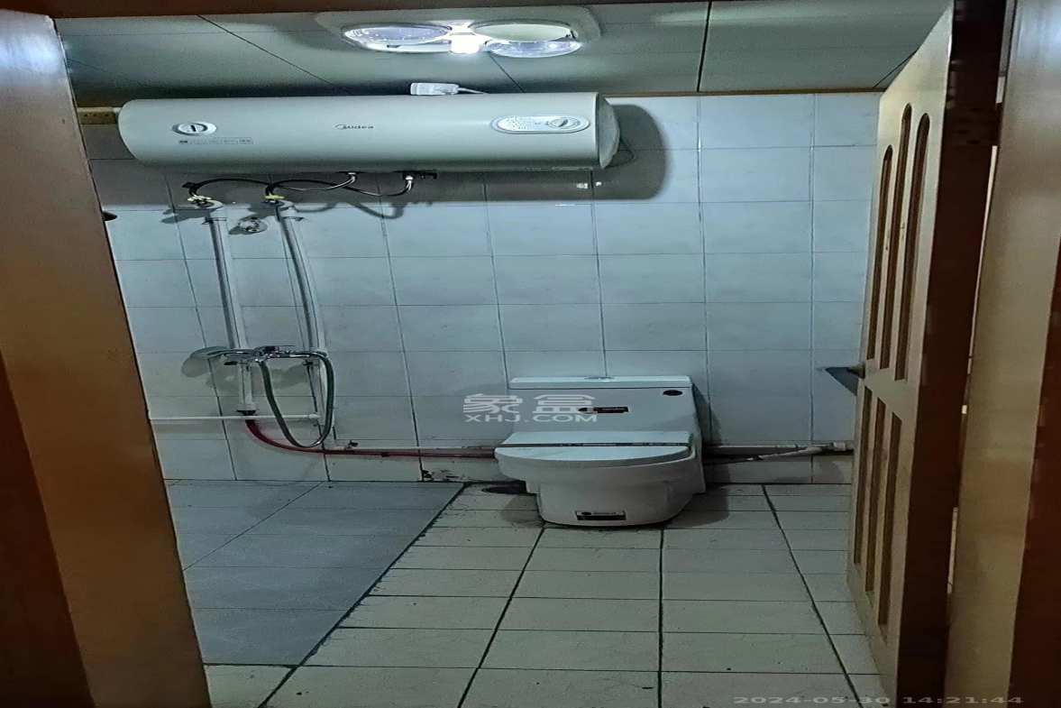 众立小区  4室2厅2卫   1800.00元/月室内图