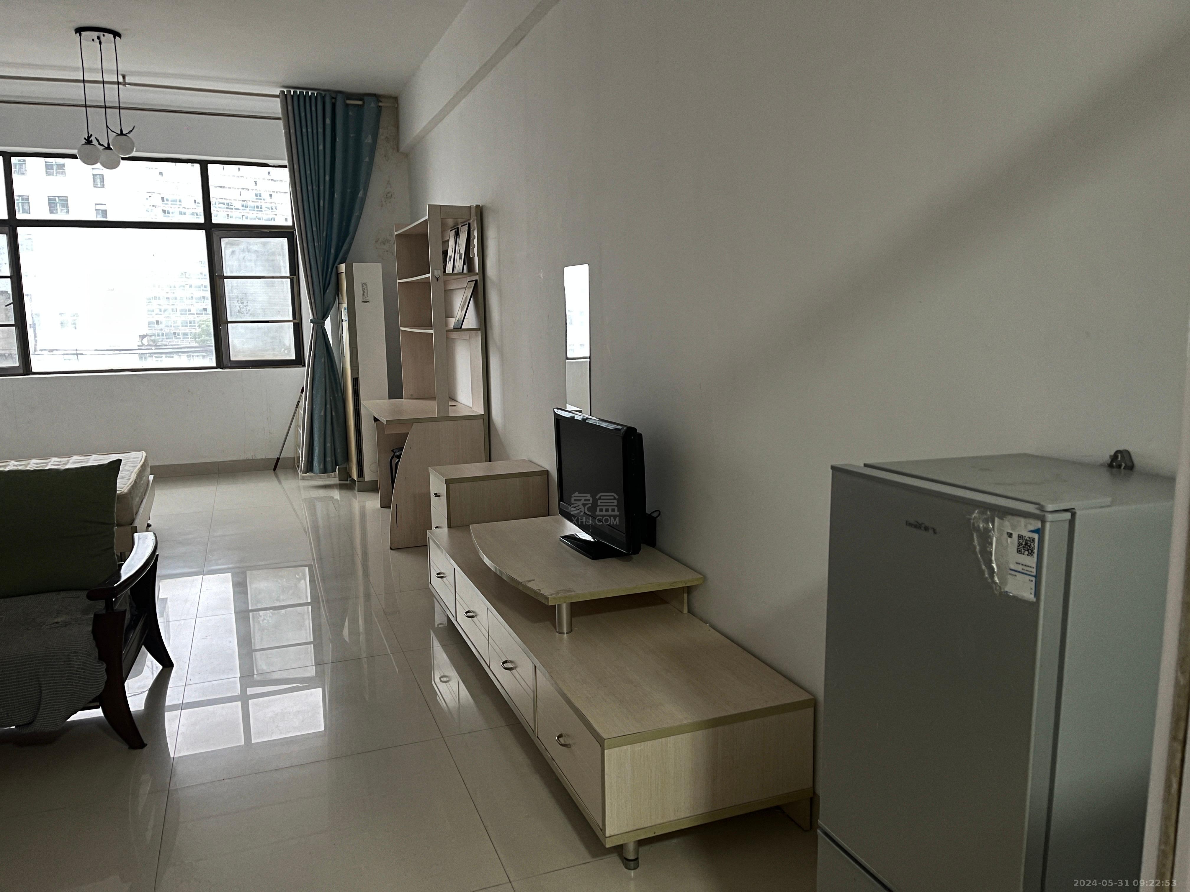 时尚新天地（平和堂）  1室1厅1卫    1400.0元/月