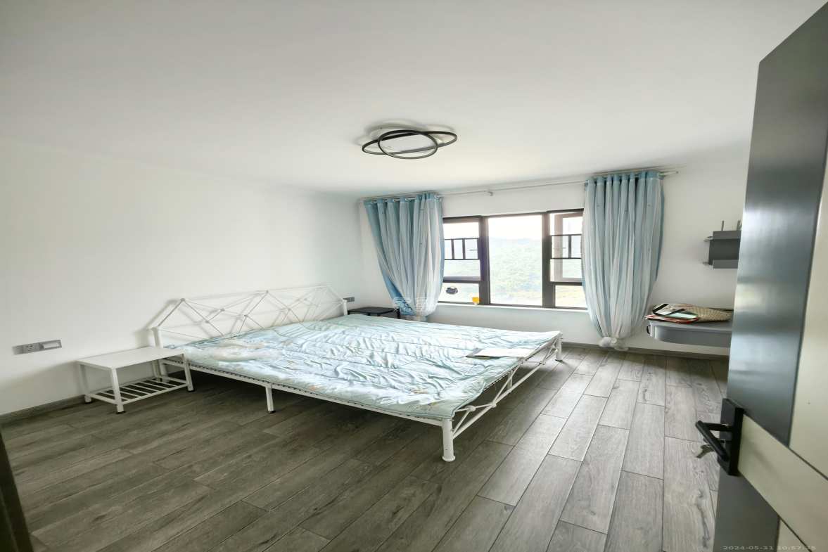 龙湖璟宸原著(龙湖紫宸) 4室2厅2卫 2400.0元/月 龙湖璟宸原著(龙湖紫宸) 4室2厅2卫 2400.0元/月室内图