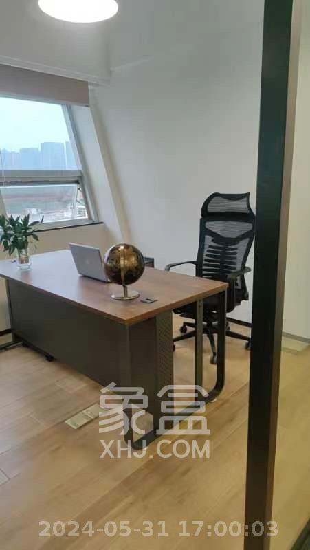 湖南国际商务中心   120.0㎡      9000.0元/月