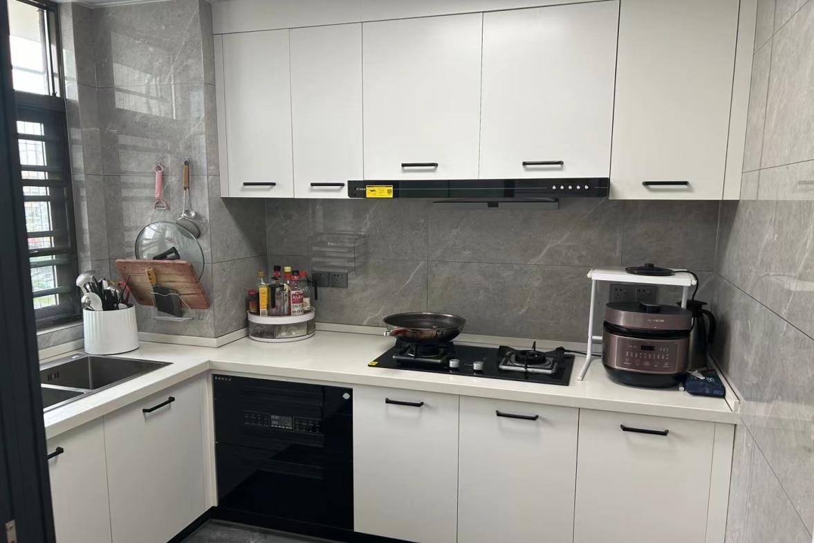 湘中北苑  4室2厅2卫    75.0万 湘中北苑  4室2厅2卫    75.0万客厅