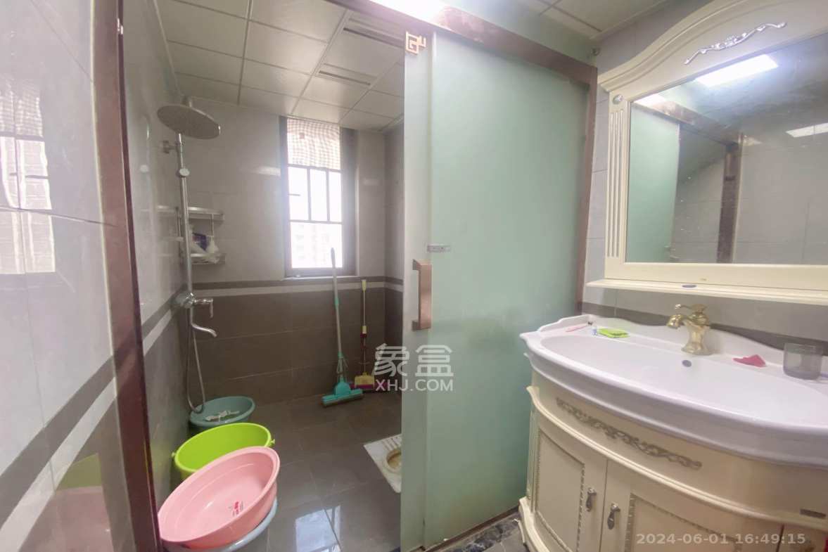 卓越浅水湾  4室2厅2卫   3200.00元/月室内图