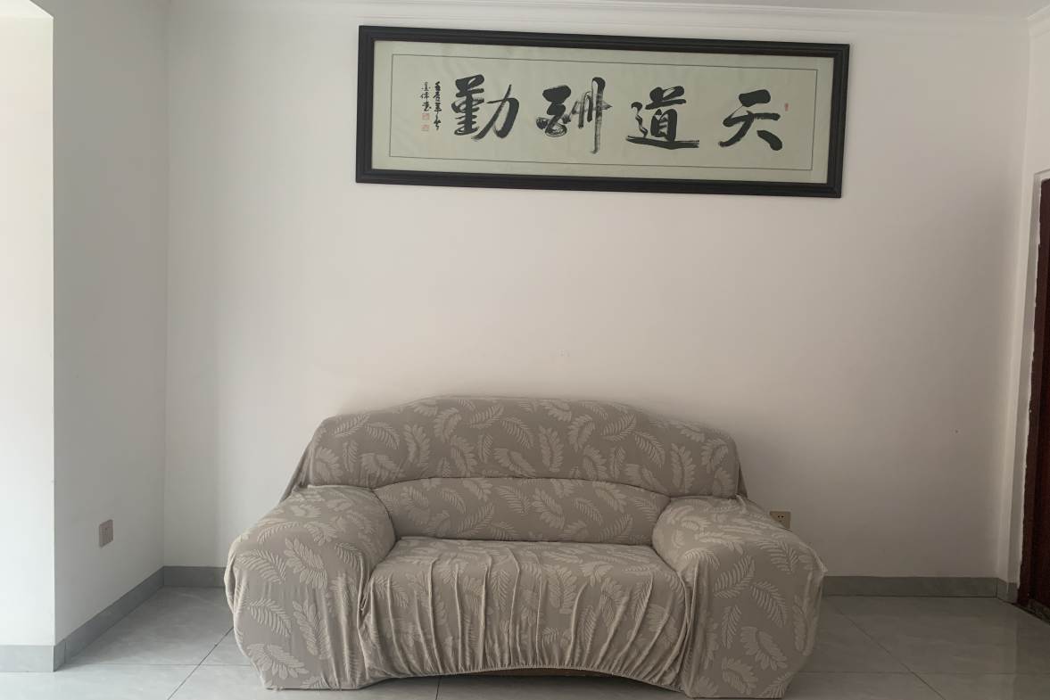 融冠亲城安置房  2室2厅1卫   1200.00元/月室内图