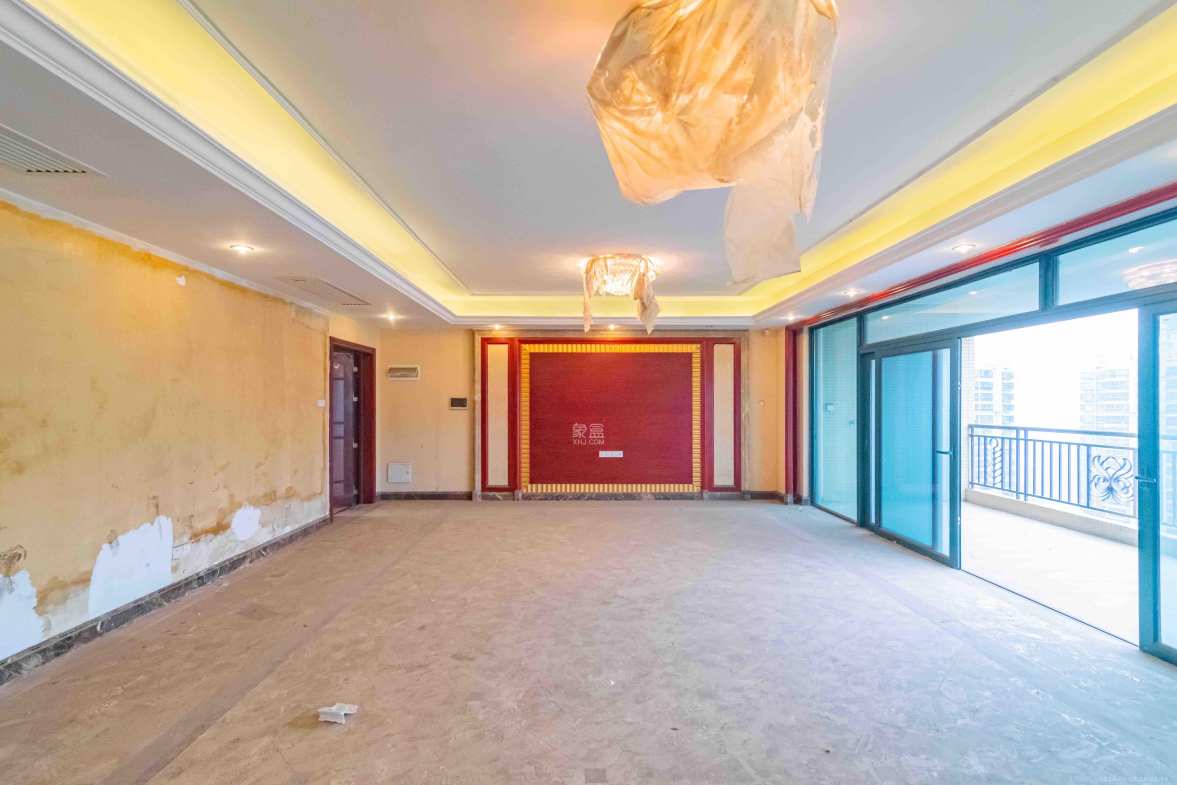 恒大雅苑  5室2厅2卫    8000.0元/月室内图1