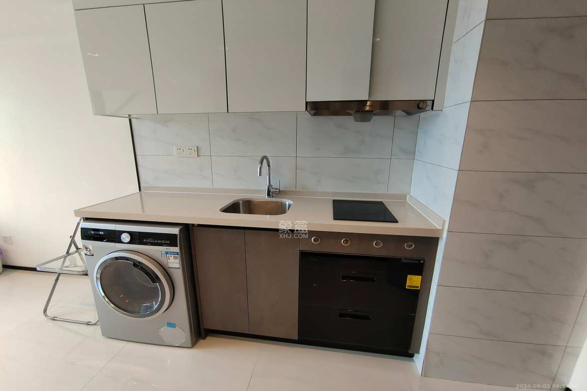 藏珑湖上公馆  1室1厅1卫    3200.0元/月 藏珑湖上公馆  1室1厅1卫    3200.0元/月室内图