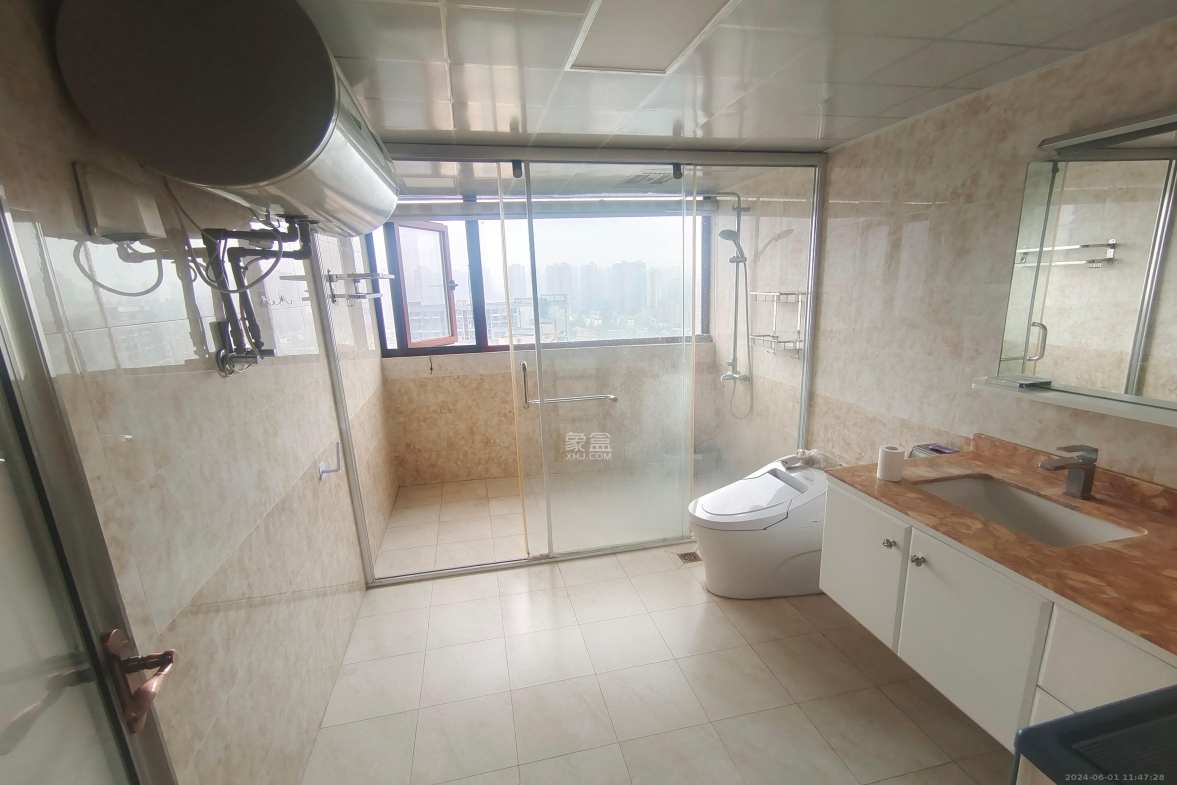 勤诚达新界  4室2厅2卫    4280.0元/月室内图