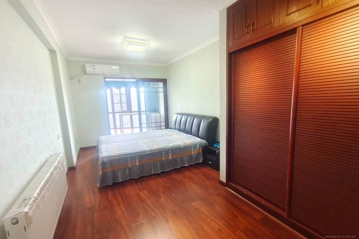 勤诚达新界  4室2厅2卫    4280.0元/月室内图