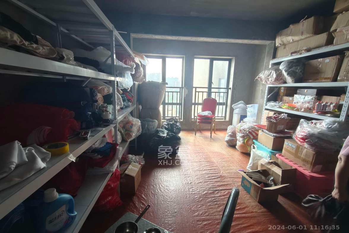 长房天翼未来城  3室2厅2卫    2200.0元/月室内图