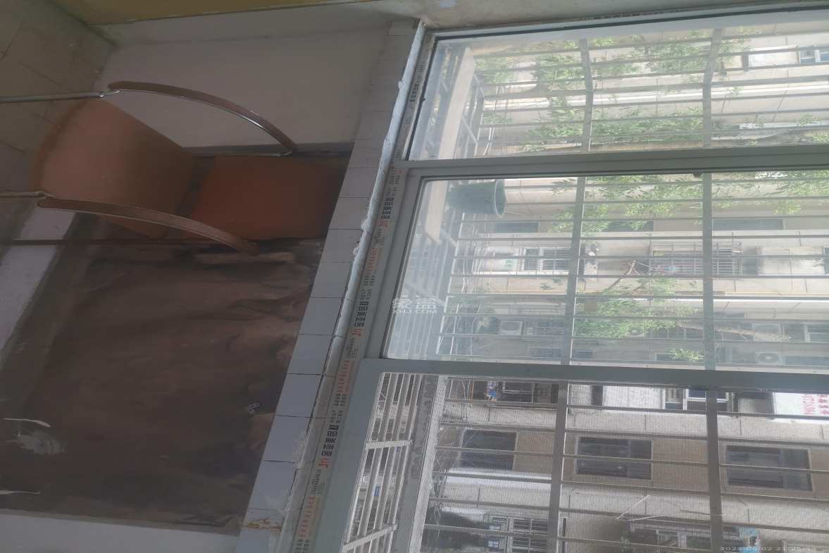 老鸦冲社区  2室2厅1卫    1800.0元/月室内图