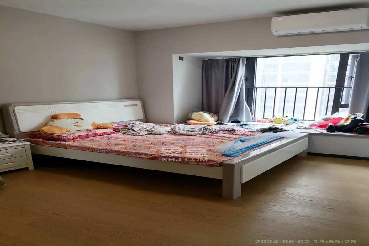 时代梅溪领峰  4室2厅2卫   3300.00元/月室内图