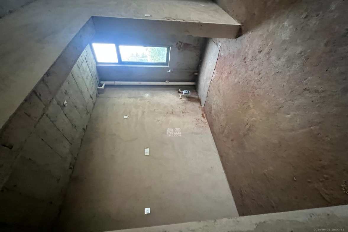 紫气东来(高速公路管理局单位房) 5室2厅4卫 3000.0元/月 紫气东来(高速公路管理局单位房) 5室2厅4卫 3000.0元/月室内图