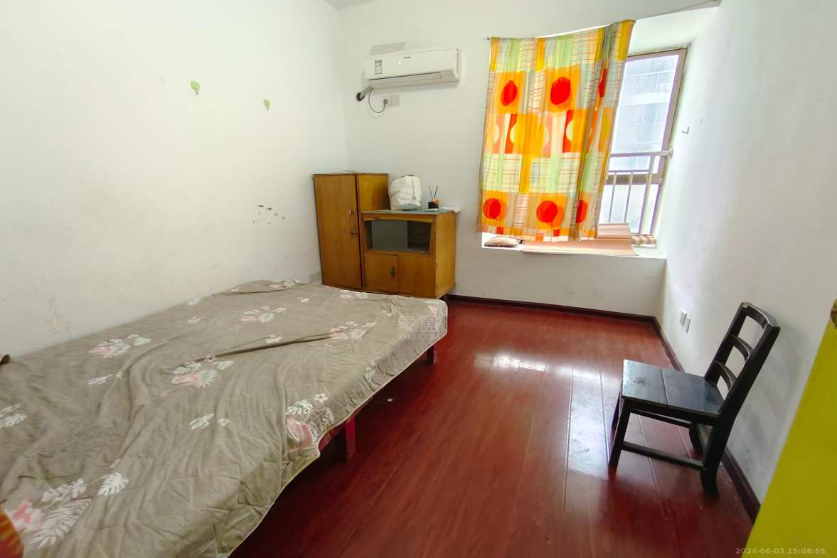 庐山恋  3室2厅1卫    1600.0元/月室内图