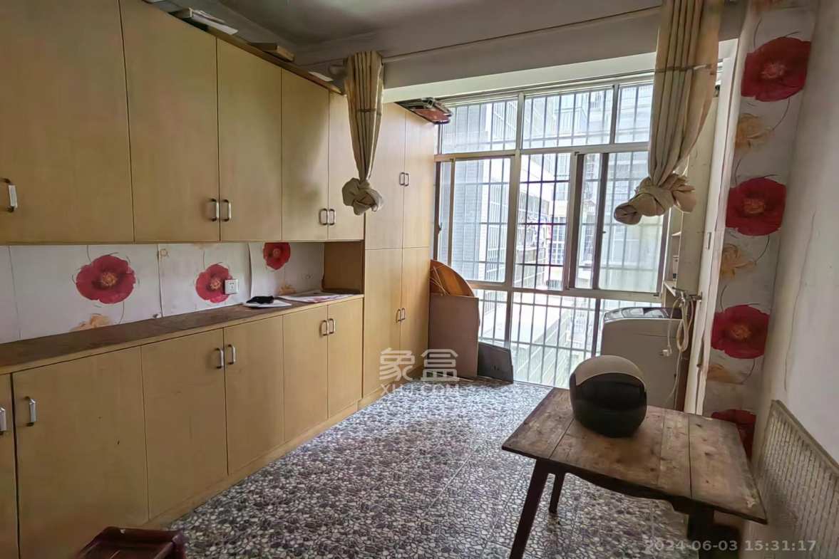 中悦领秀金都  4室2厅1卫    1500.0元/月室内图