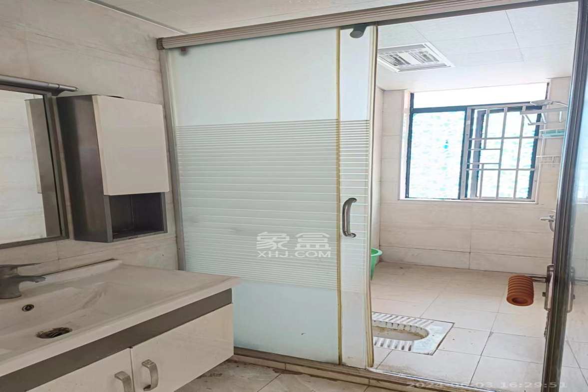 枫华府第  3室2厅1卫    2200.0元/月 枫华府第  3室2厅1卫    2200.0元/月室内图