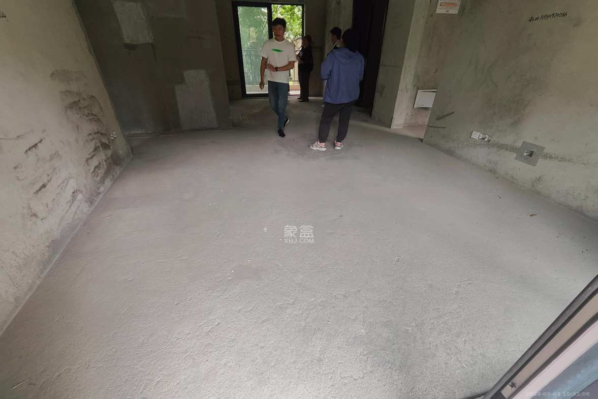 远洋红星天铂  4室2厅2卫   2000.00元/月室内图