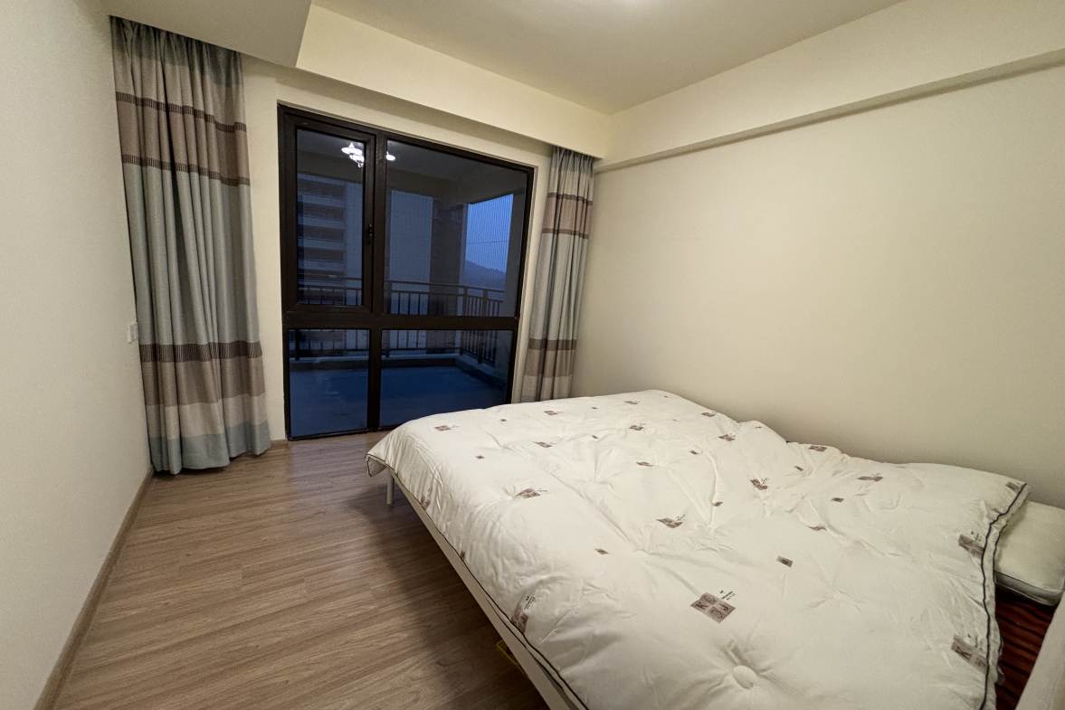 碧桂园翘楚棠  3室2厅1卫    2000.0元/月室内图