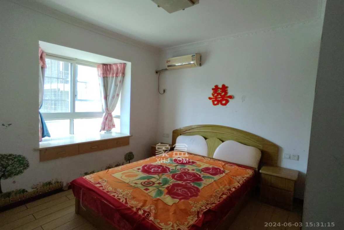 中悦领秀金都  4室2厅1卫    1500.0元/月室内图