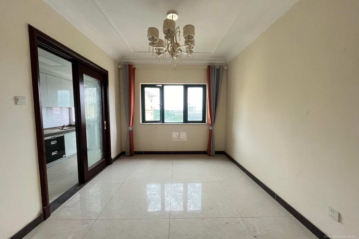 恒大雅苑 3室2厅2卫 2400.0元/月 恒大雅苑 3室2厅2卫 2400.0元/月室内图