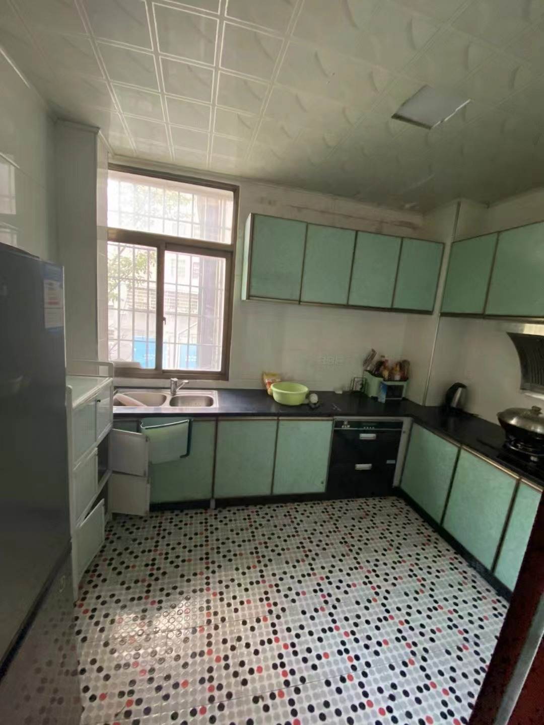 凯泉湾  2室1厅1卫    1200.0元/月室内图