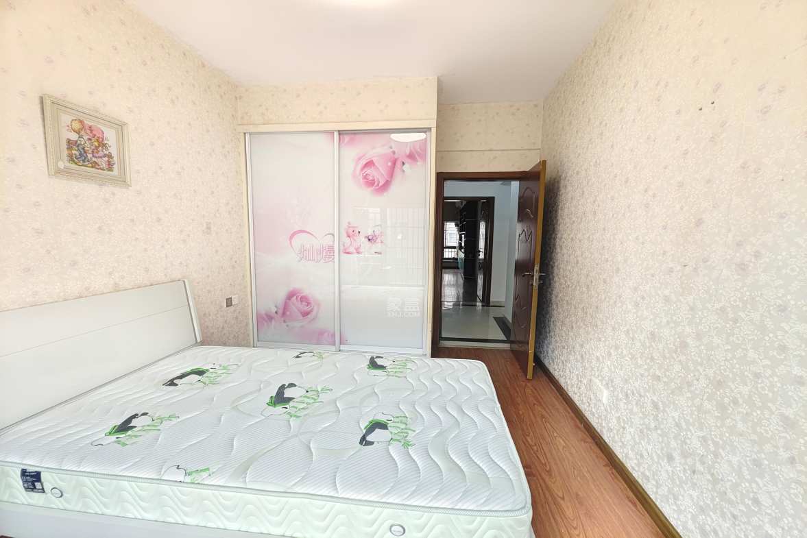 幸福里润城（幸福里二期）  4室2厅2卫   2500.00元/月室内图