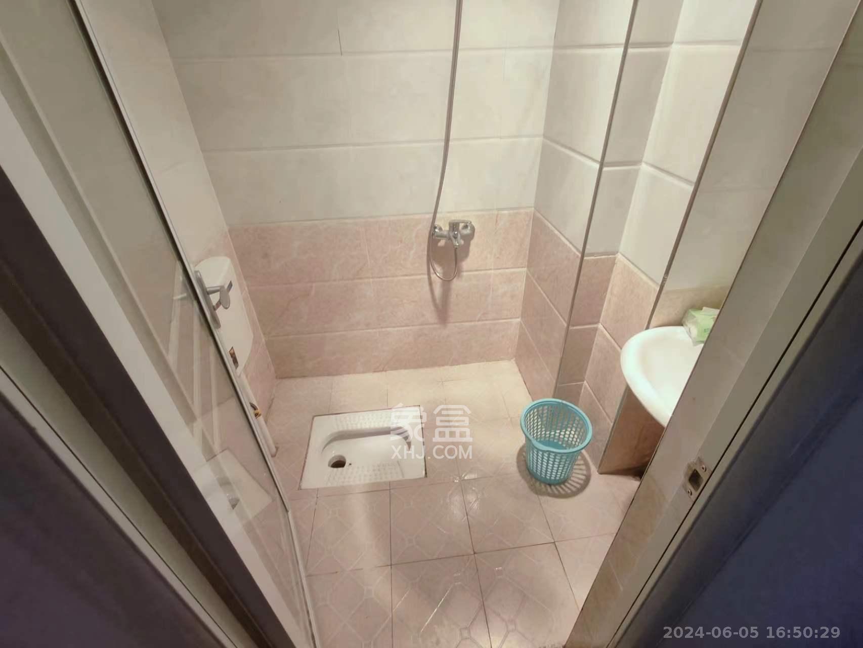 雅阁国际   71.0㎡      2200.0元/月室内图