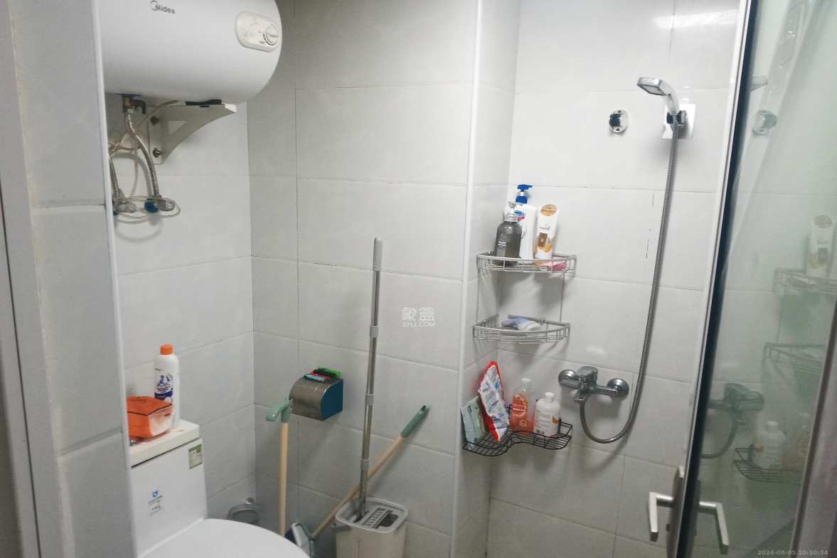 东盈商业广场(华泉城市广场) 0室0厅0卫 2200.0元/月 东盈商业广场(华泉城市广场) 0室0厅0卫 2200.0元/月室内图