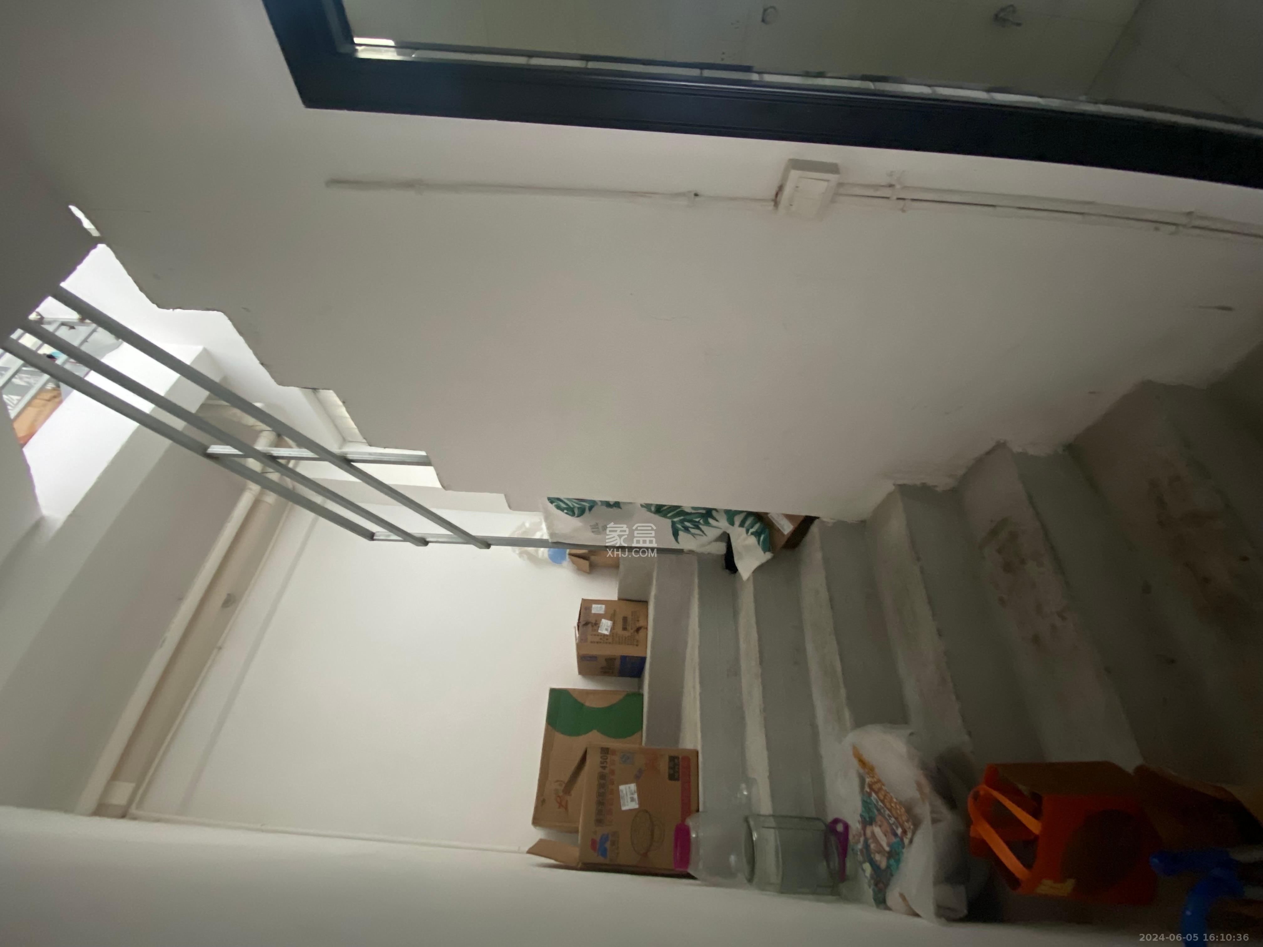 华润凤凰城三期   65.0㎡      5000.0元/月室内图