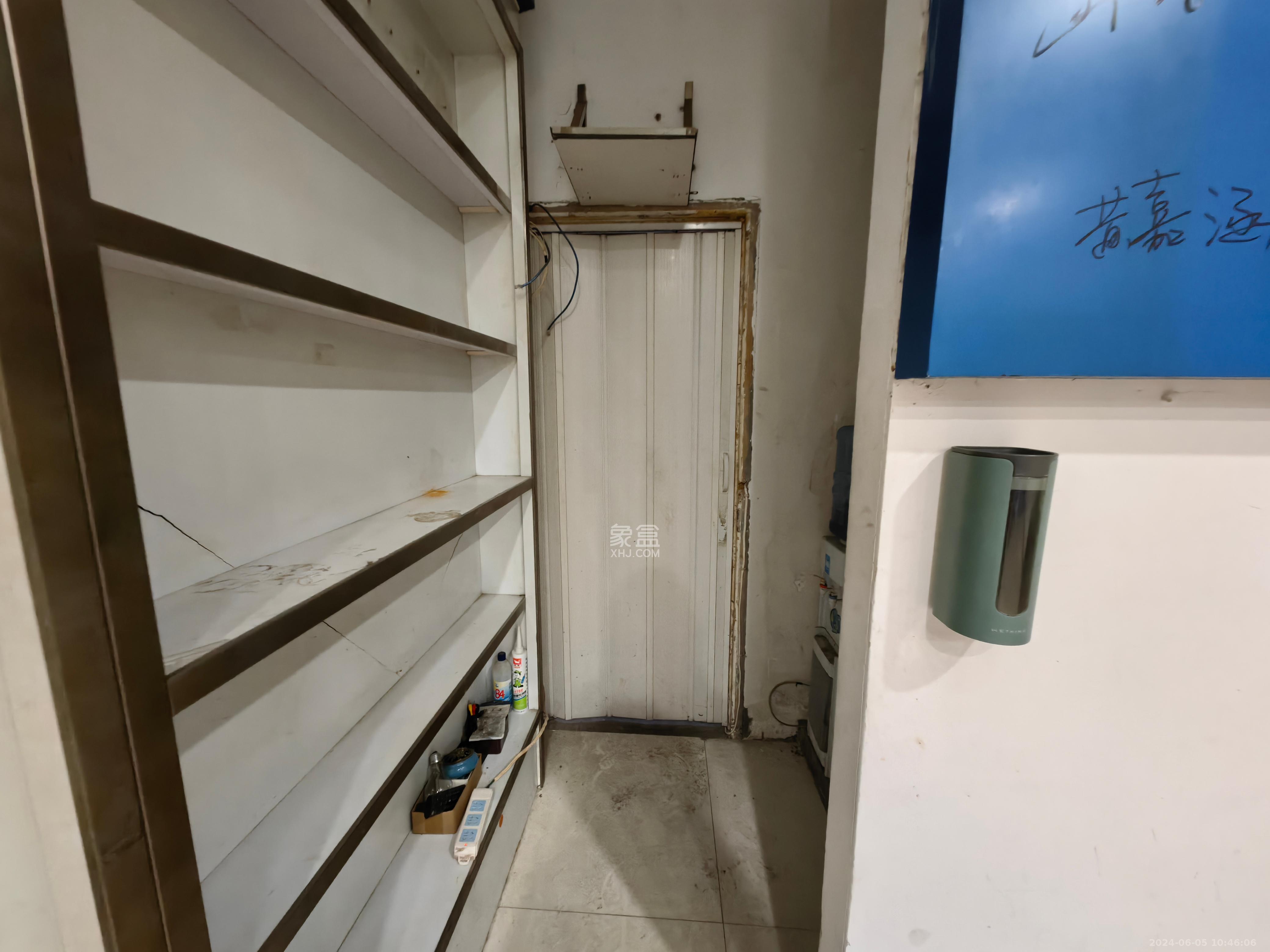 红星电脑电器市场   75.0㎡     2400.00元/月室内图