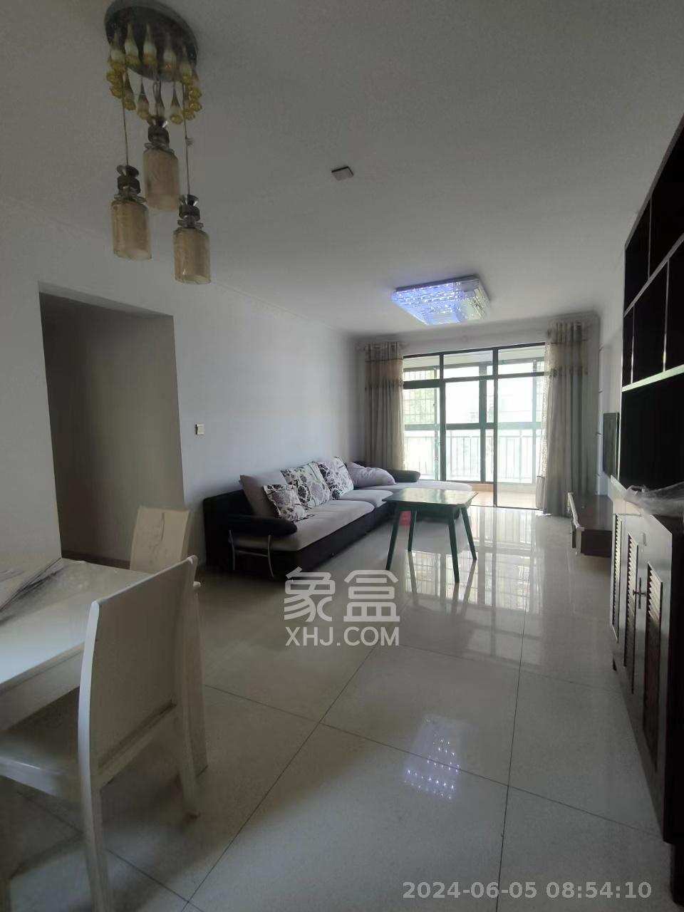 中鼎江岸花城  3室2厅2卫    1800.0元/月室内图