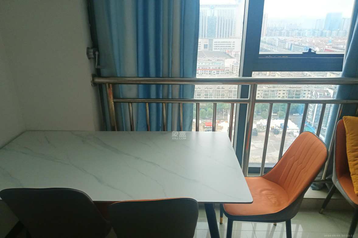 东盈商业广场(华泉城市广场) 0室0厅0卫 2200.0元/月 东盈商业广场(华泉城市广场) 0室0厅0卫 2200.0元/月室内图