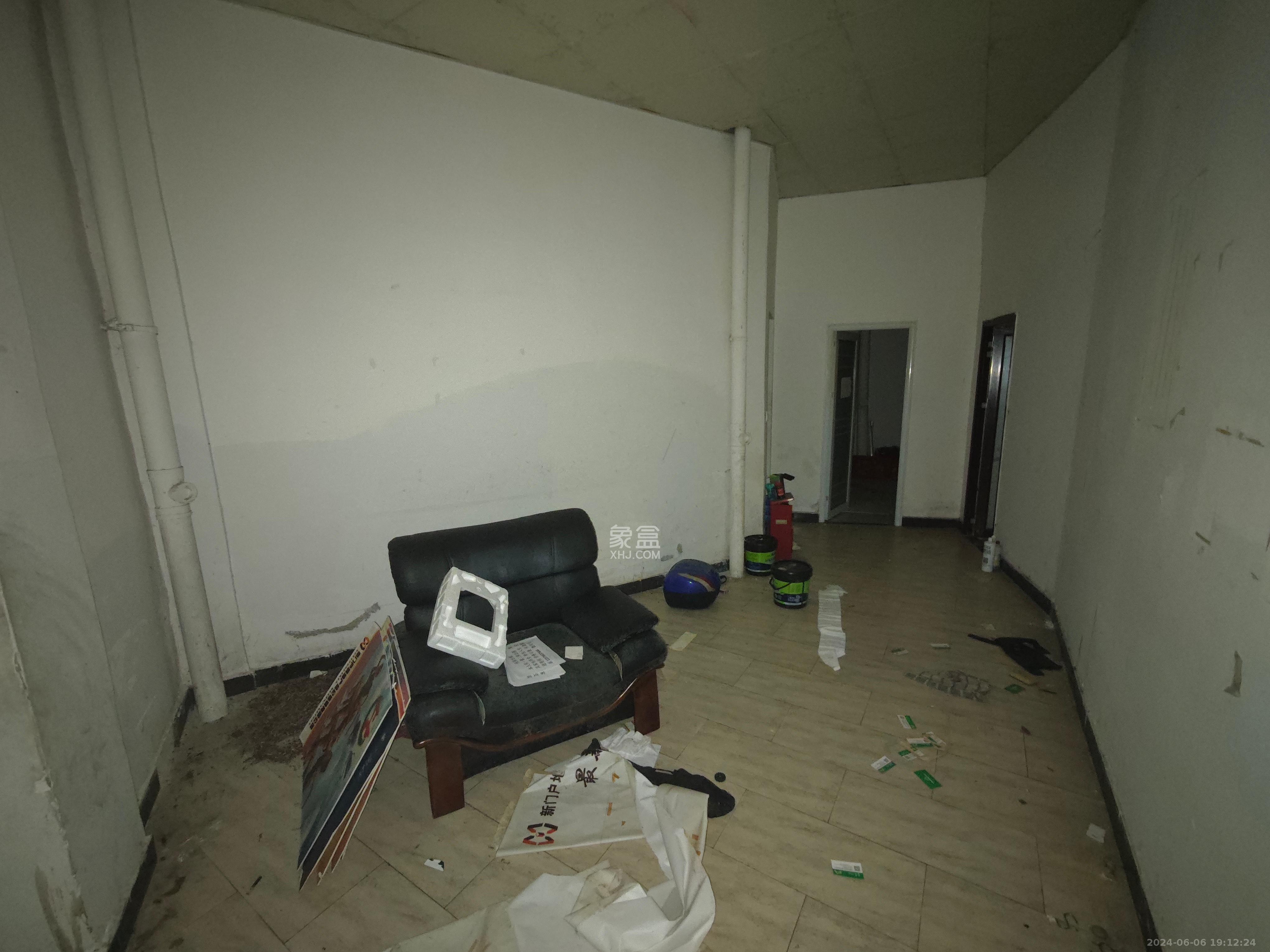 恒大雅苑靠高架   80.0㎡      9000.0元/月室内图