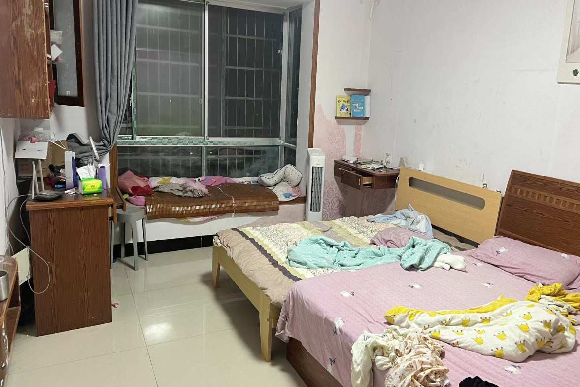 湘中北苑  2室2厅1卫    26.8万 湘中北苑  2室2厅1卫    26.8万客厅